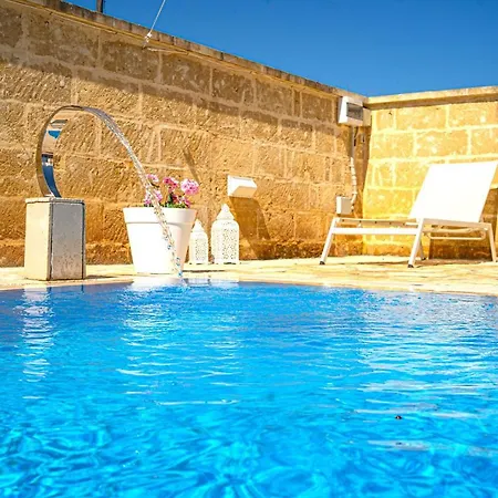 فيلة Teresa Elegant & Relaxing With Private Hydro Pool توري لابيلو